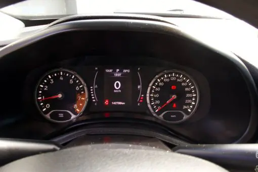JEEP RENEGADE SPORT 1.8 4X2 FLEX 16V AUTOMATICO 2017 - Imagem 10