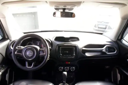 JEEP RENEGADE SPORT 1.8 4X2 FLEX 16V AUTOMATICO 2017 - Imagem 19