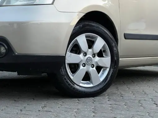 NISSAN LIVINA SL 1.8 16V AUTOMÁTICO FLEX 2010 - Imagem 8