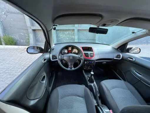 PEUGEOUT 207 HATCH XR 1.4 8V FLEX 2012 - Imagem 9