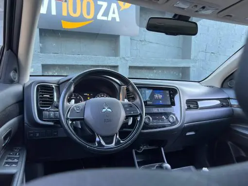 MITSUBISHI OUTLANDER 2.2 165CV DIESEL AUTOMÁTICO 2016 - Imagem 17