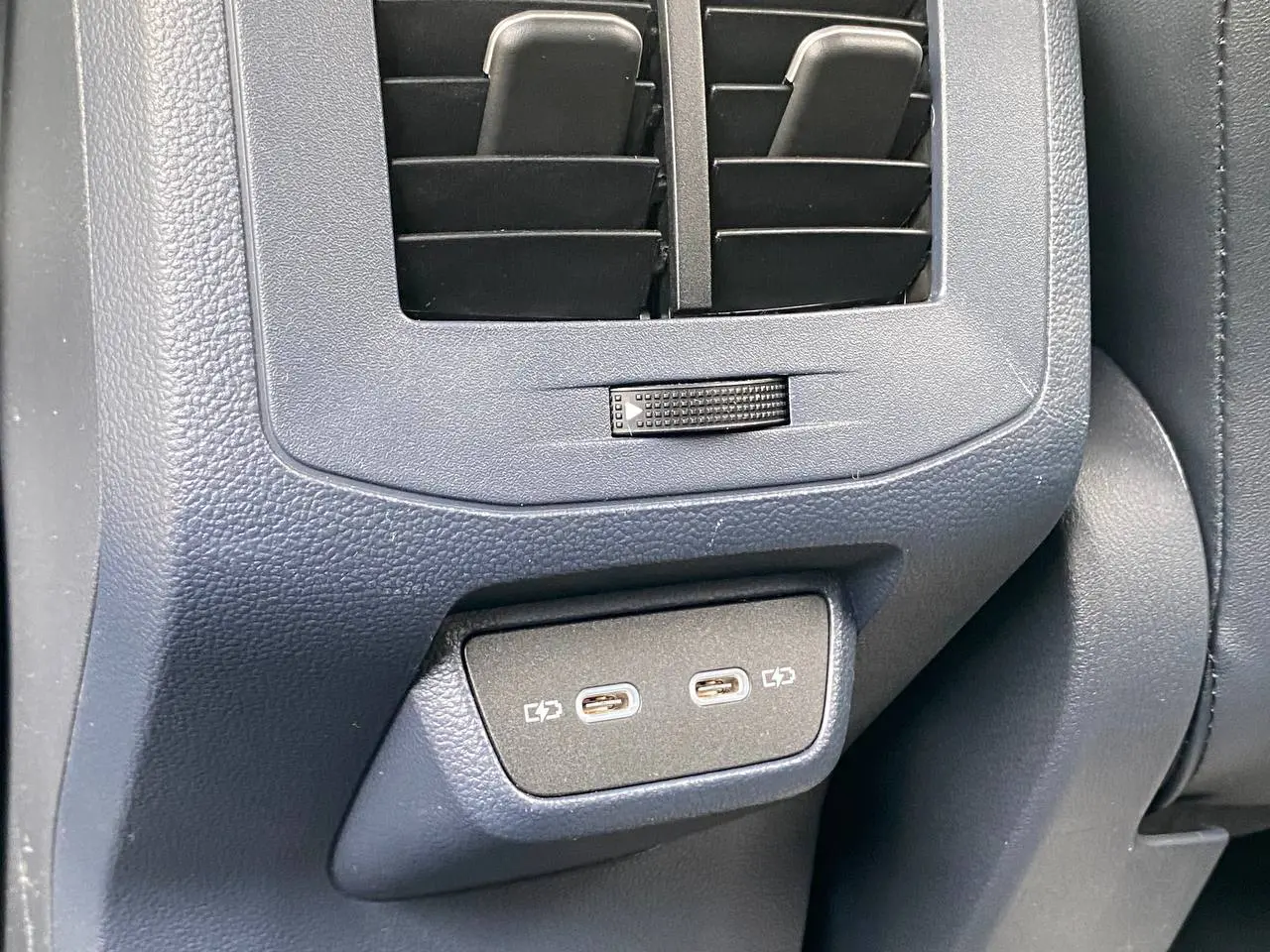 VOLKSWAGEN T-CROSS 1.4 TSI HIGHLINE AUTOMÁTICO FLEX 2024 - Imagem 16