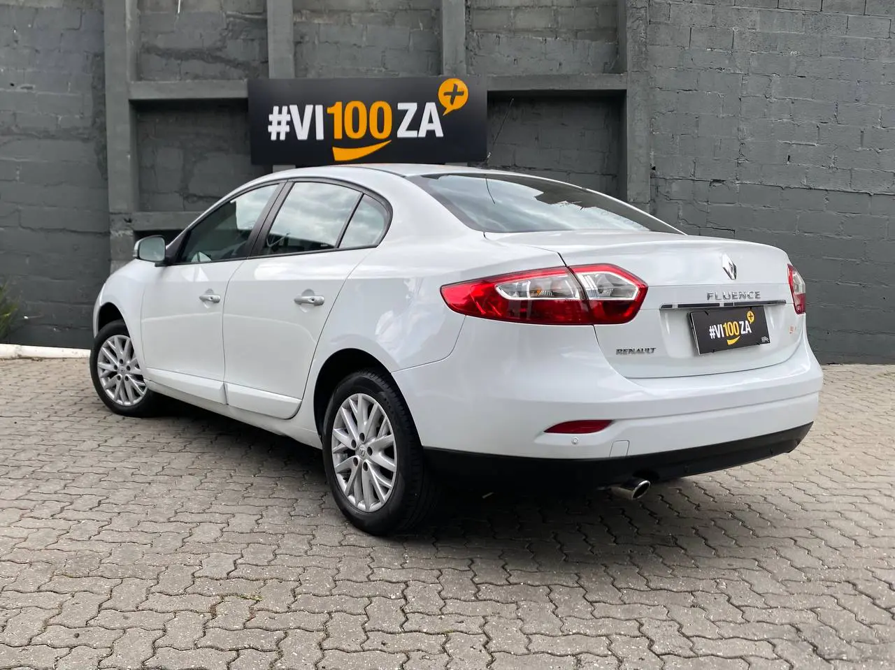 RENAULT FLUENCE DYNAMIQUE 2.0 16V AUTOMÁTICO FLEX 2016 - Imagem 4