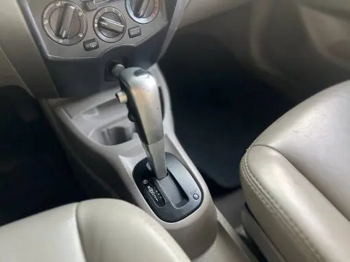 NISSAN LIVINA S 1.8 16V FLEX AUTOMÁTICO 2010 - Imagem 13
