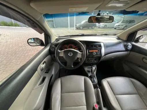 NISSAN LIVINA S 1.8 16V FLEX AUTOMÁTICO 2010 - Imagem 10
